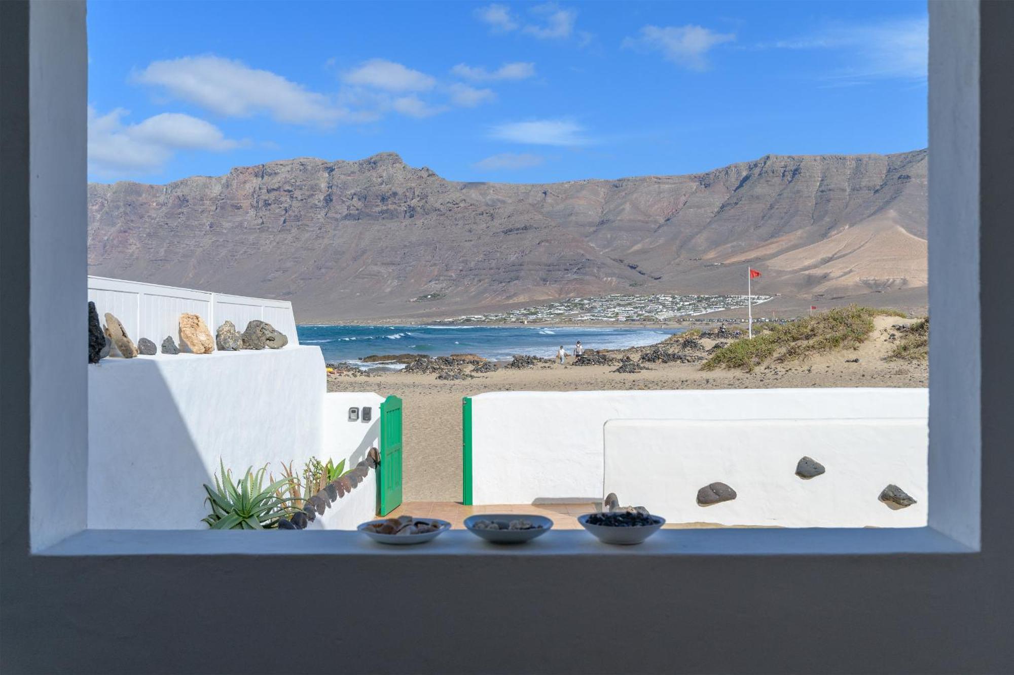 Famara Caracolillos, La Casa Exteriör bild