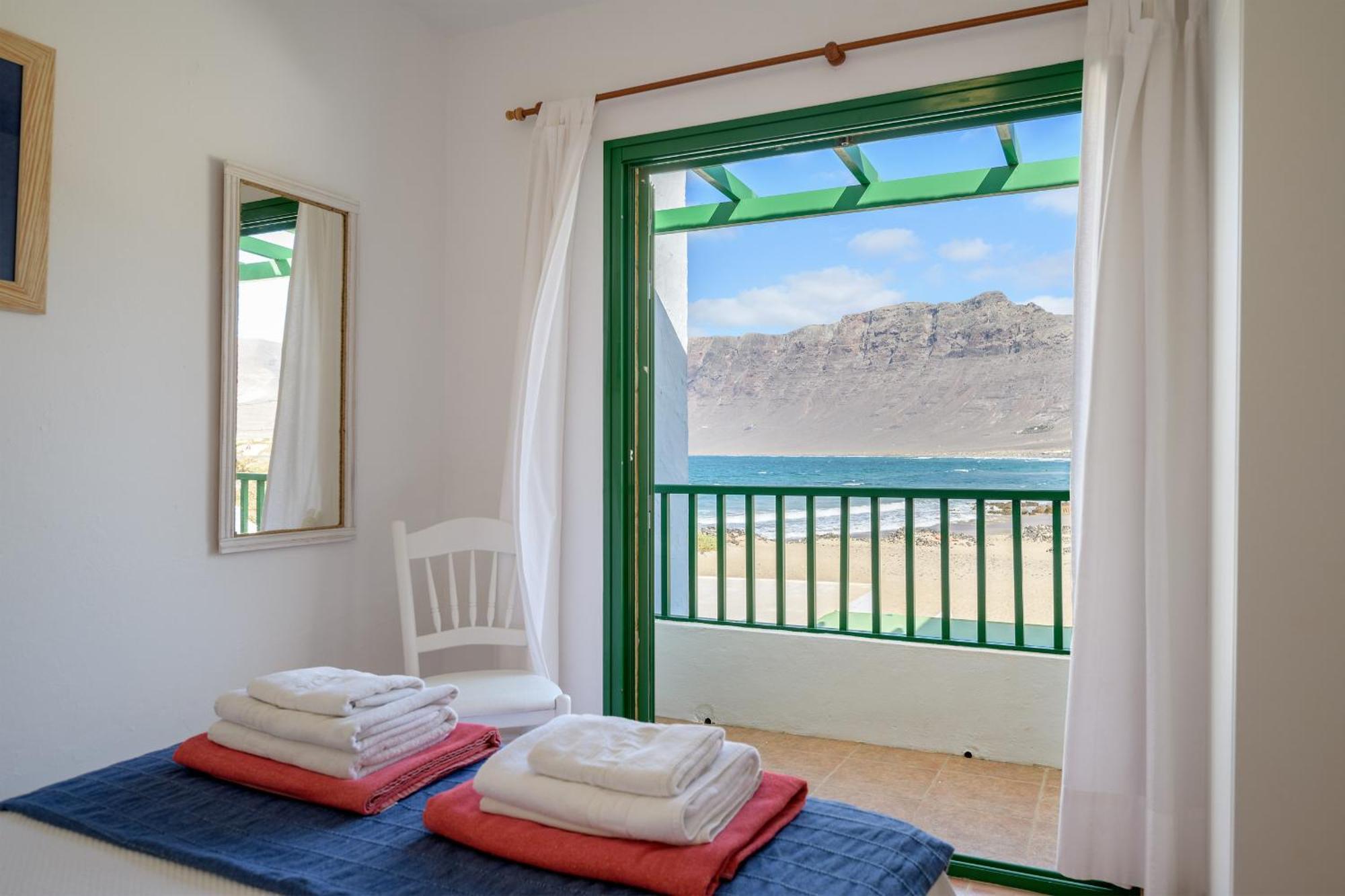 Famara Caracolillos, La Casa Exteriör bild